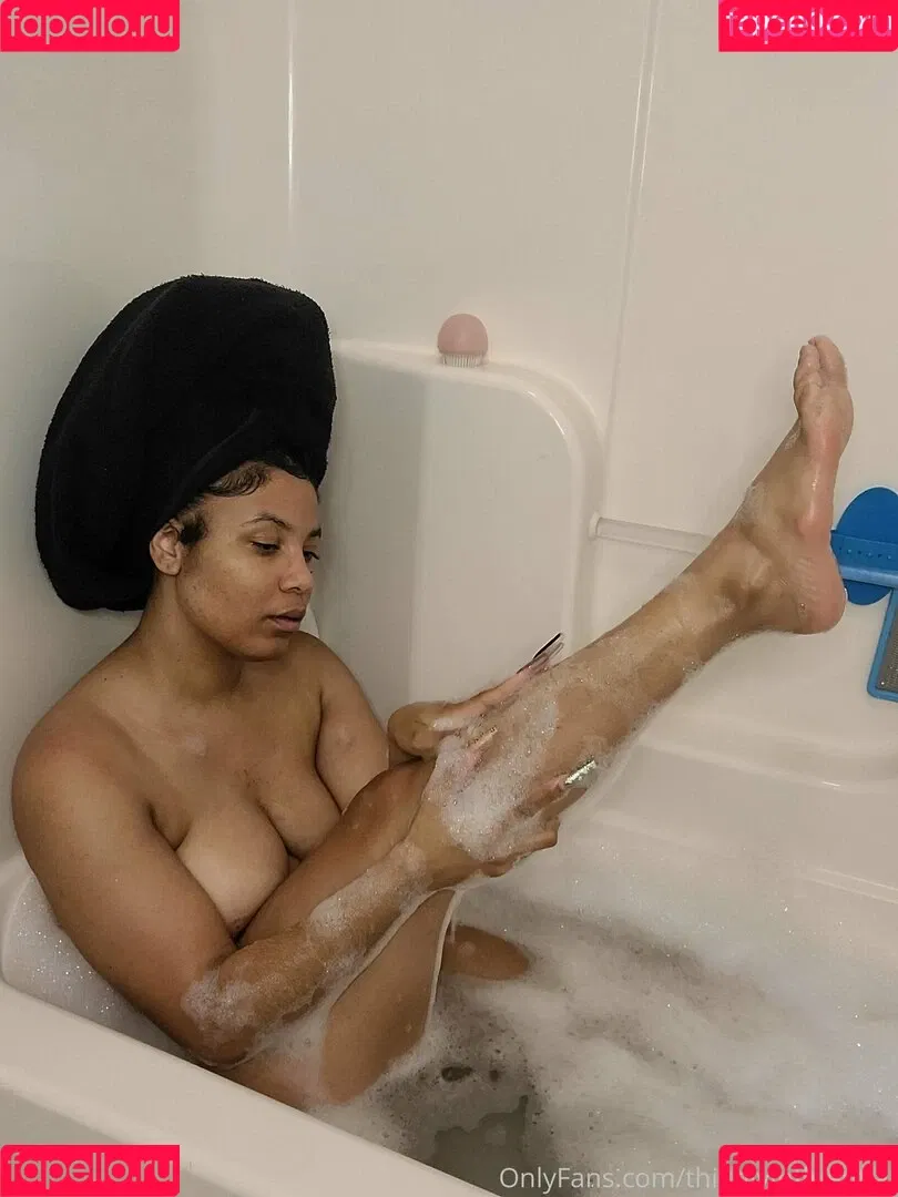 Thighlyinfluential Onlyfans Photo Gallery 
