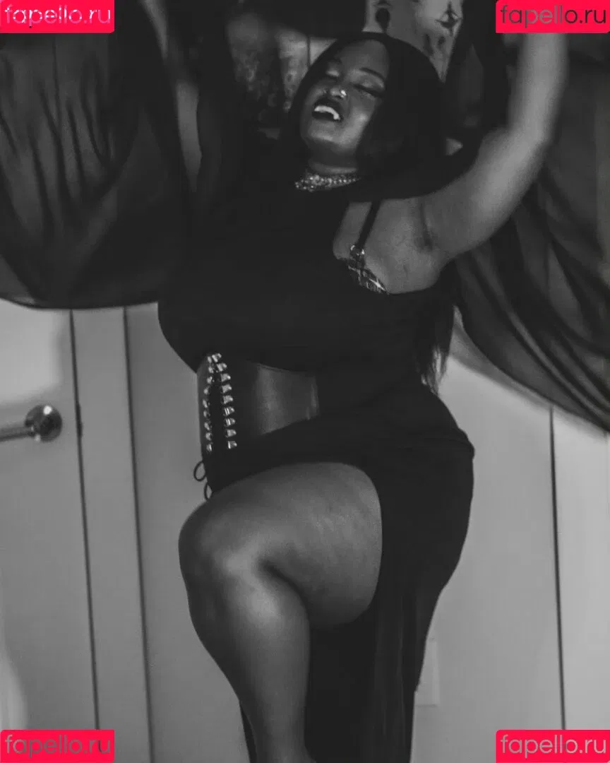 Thighlyinfluential Onlyfans Photo Gallery 