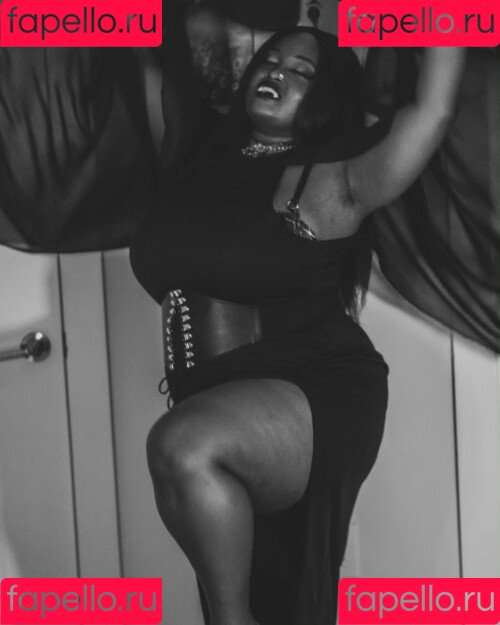 Thighlyinfluential Onlyfans Photo Gallery 