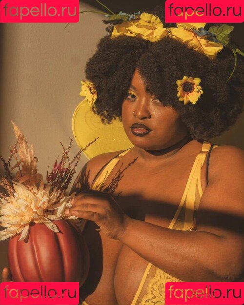 Thighlyinfluential Onlyfans Photo Gallery 