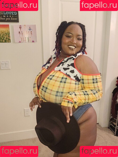 Thighlyinfluential Onlyfans Photo Gallery 