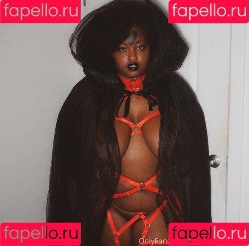 Thighlyinfluential Onlyfans Photo Gallery 