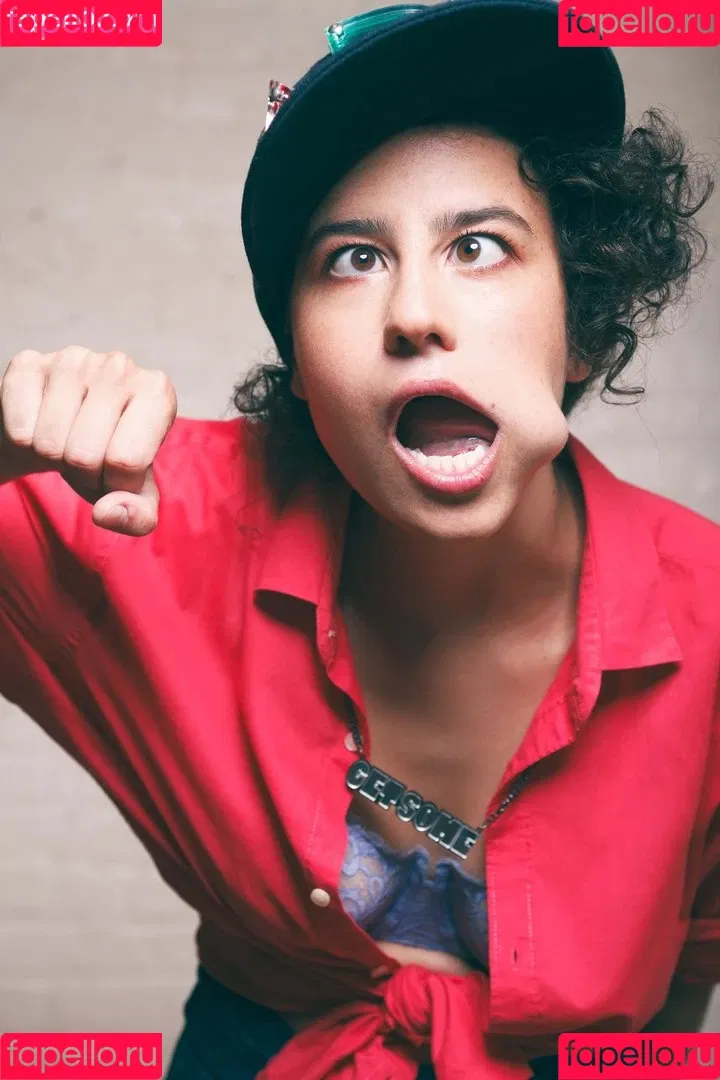 Ilana Glazer Onlyfans Photo Gallery 