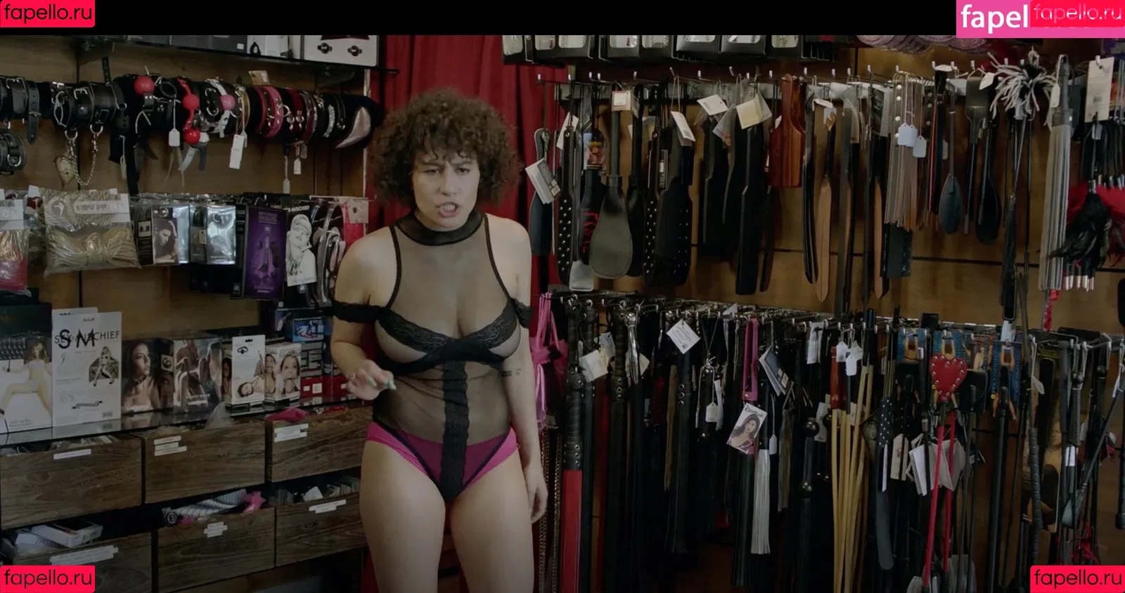 Ilana Glazer Onlyfans Photo Gallery 