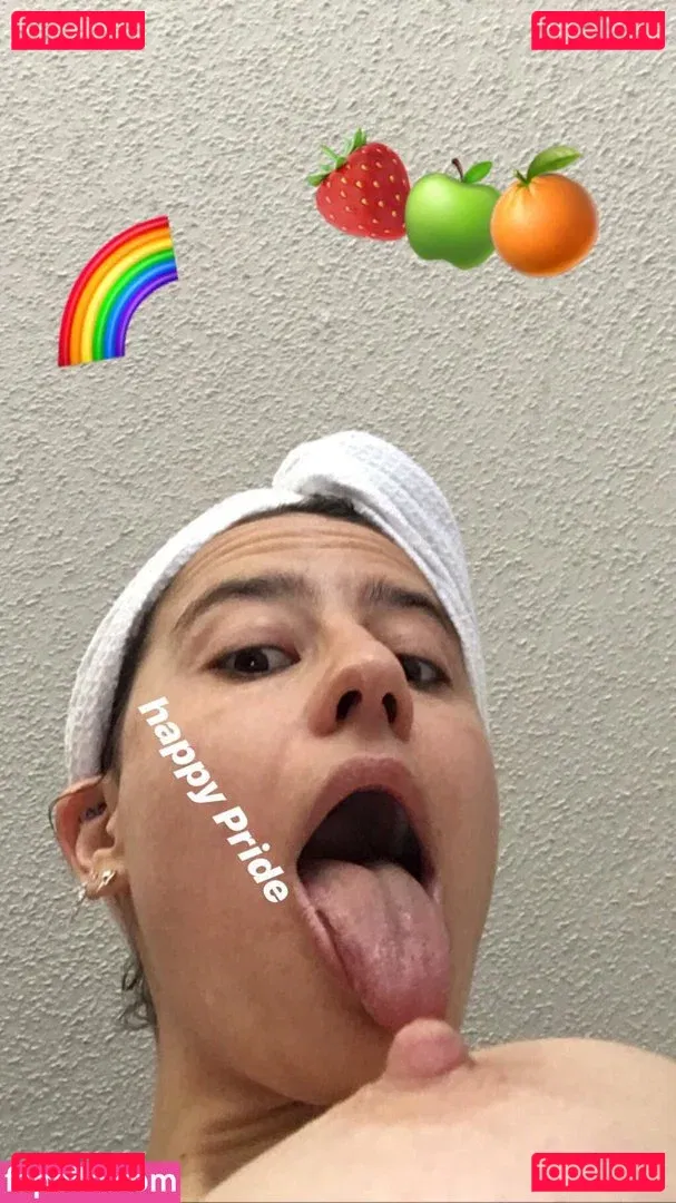 Ilana Glazer Onlyfans Photo Gallery 