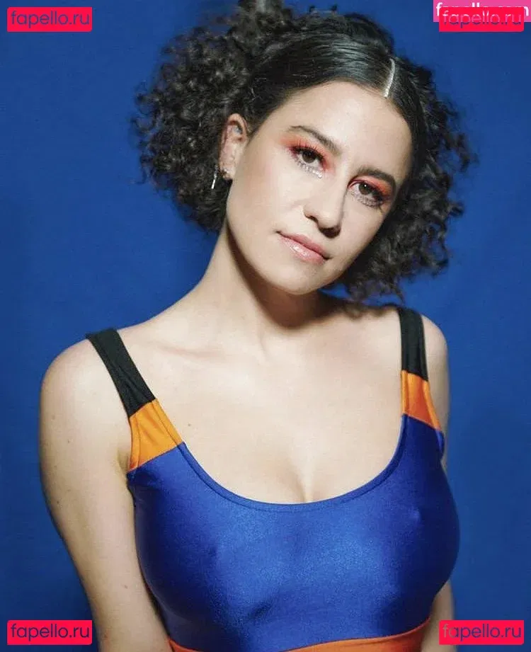 Ilana Glazer Onlyfans Photo Gallery 