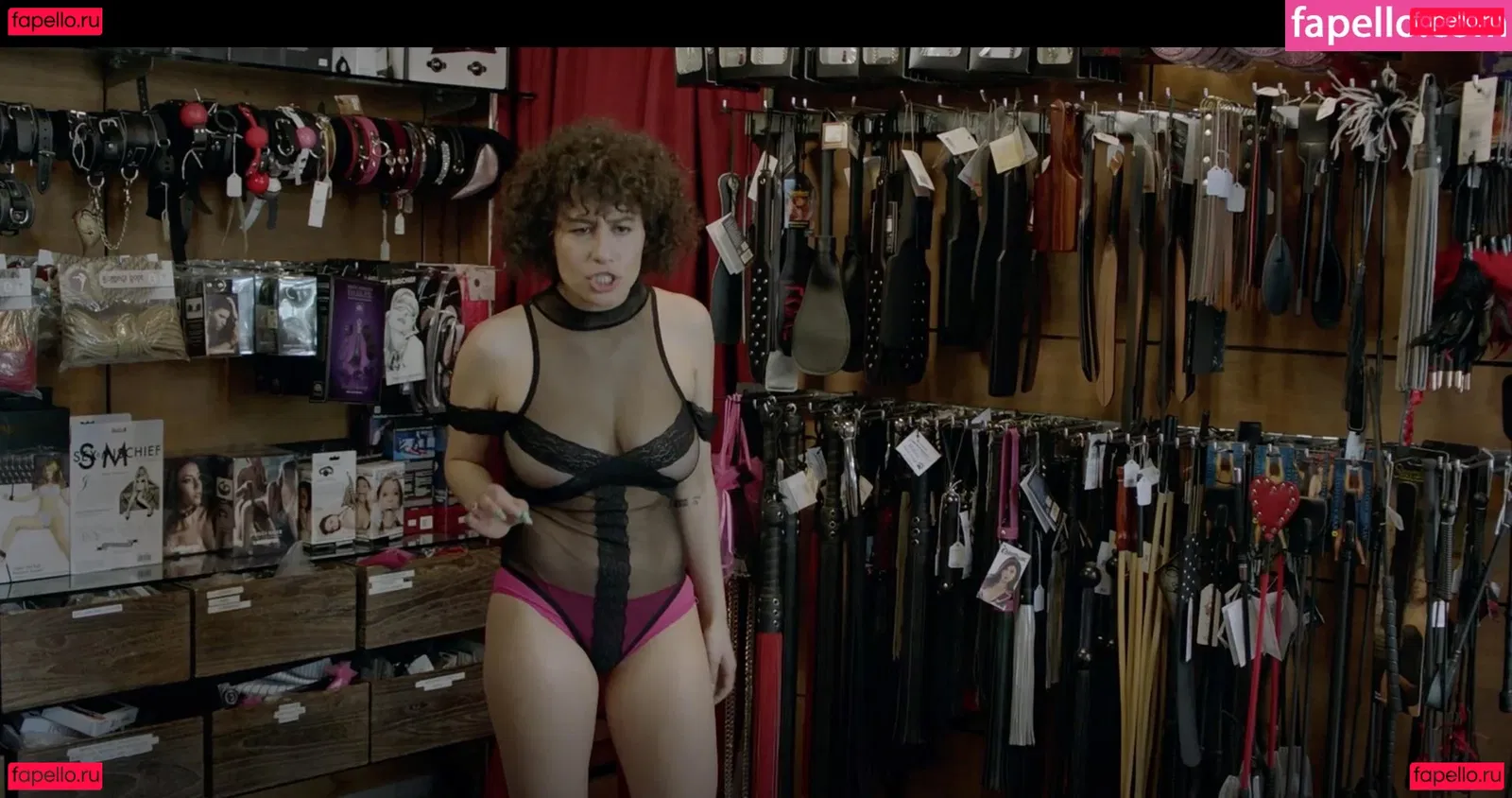 Ilana Glazer Onlyfans Photo Gallery 