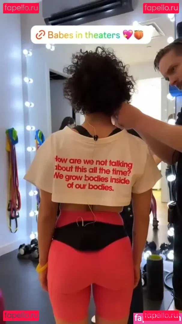 Ilana Glazer Onlyfans Photo Gallery 