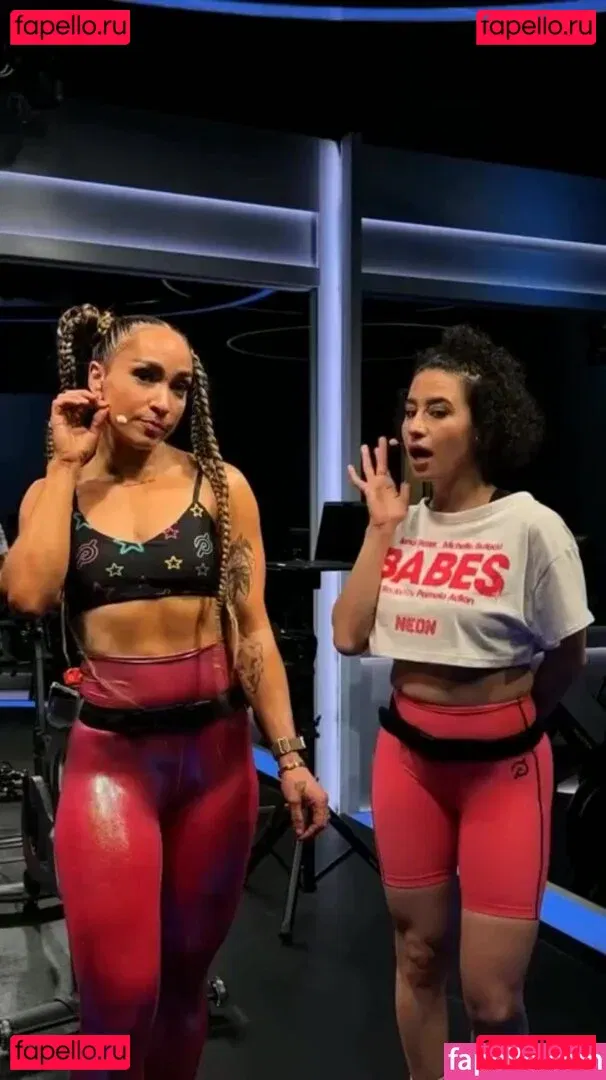 Ilana Glazer Onlyfans Photo Gallery 