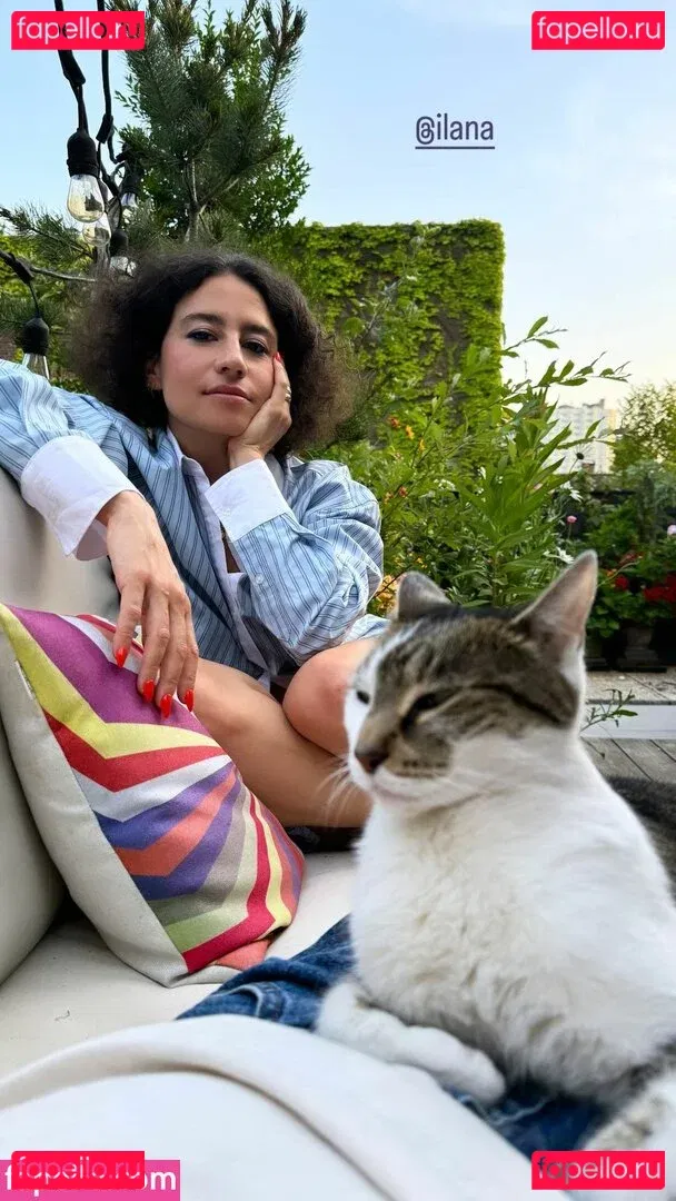 Ilana Glazer Onlyfans Photo Gallery 