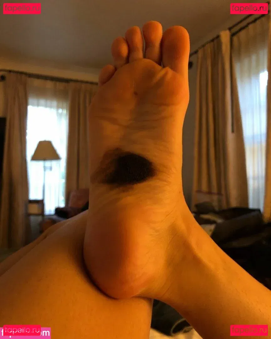 Ilana Glazer Onlyfans Photo Gallery 