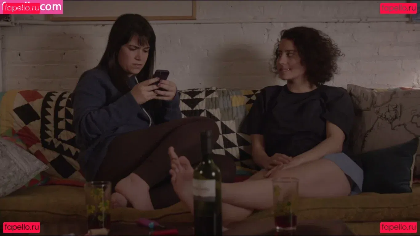 Ilana Glazer Onlyfans Photo Gallery 