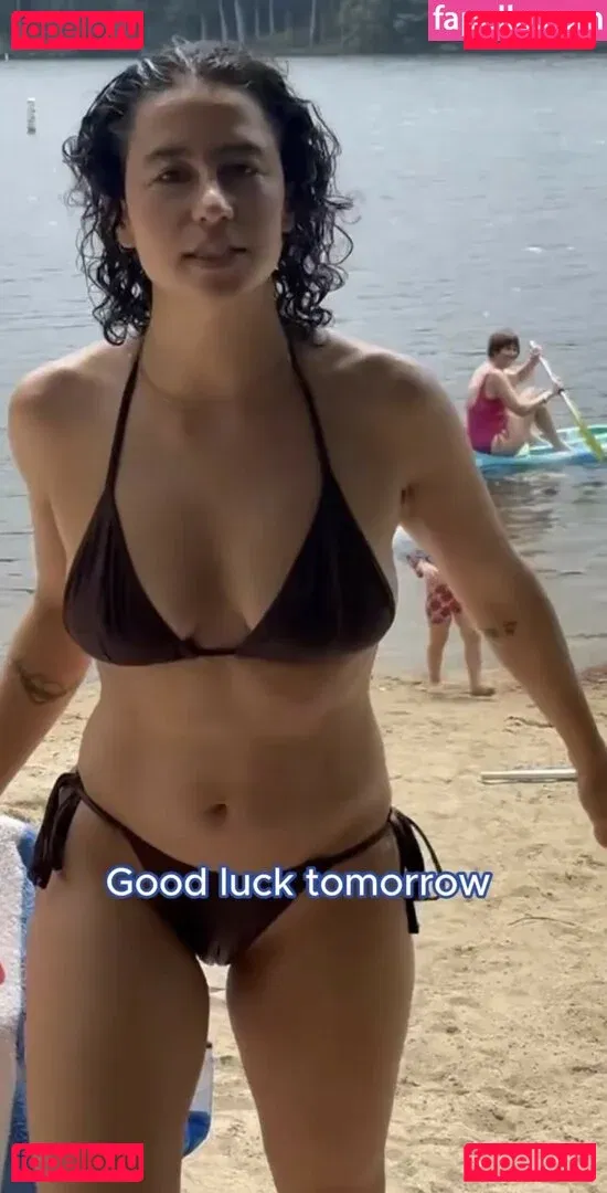 Ilana Glazer Onlyfans Photo Gallery 