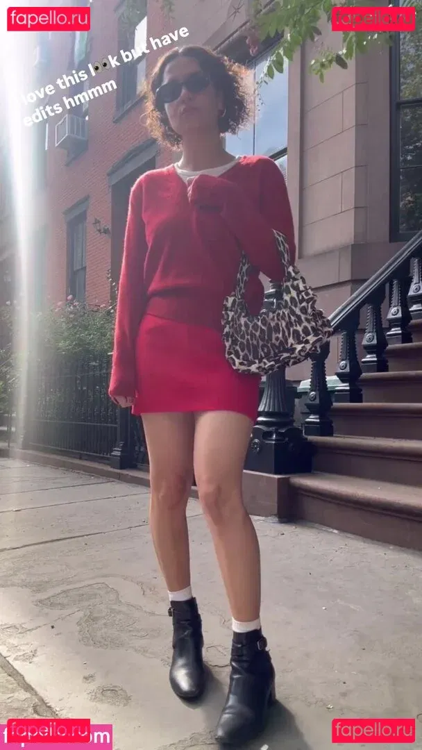 Ilana Glazer Onlyfans Photo Gallery 