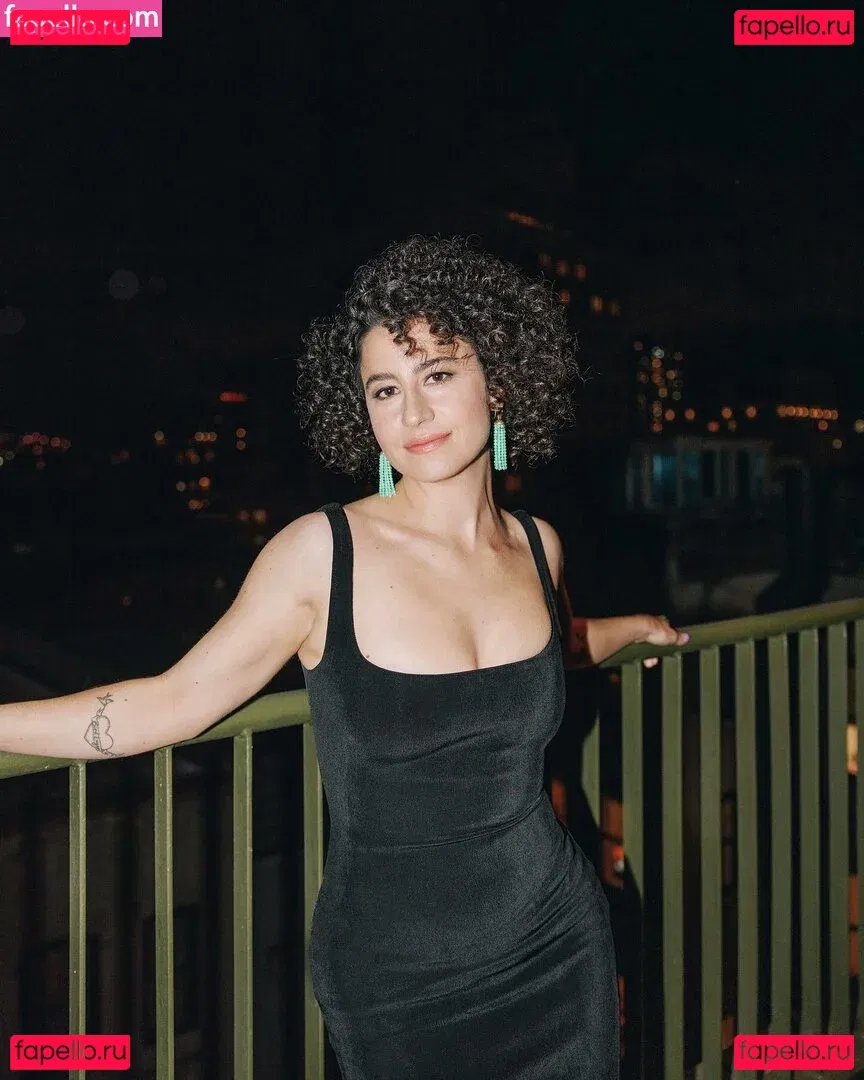 Ilana Glazer Onlyfans Photo Gallery 