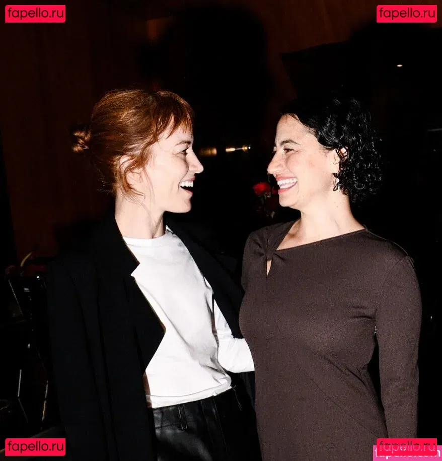 Ilana Glazer Onlyfans Photo Gallery 