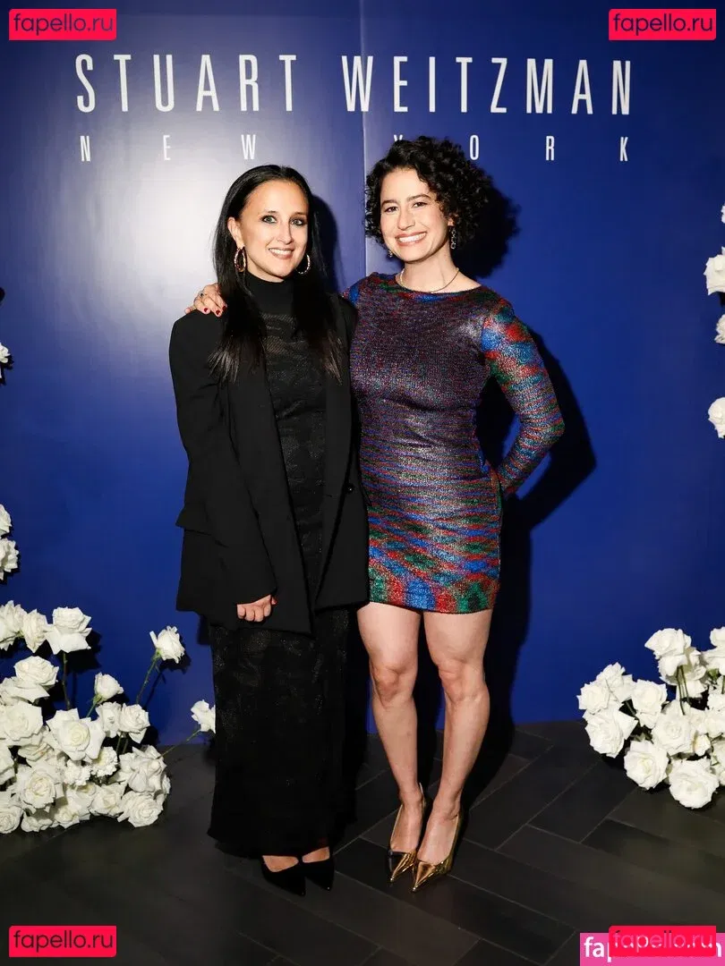 Ilana Glazer Onlyfans Photo Gallery 