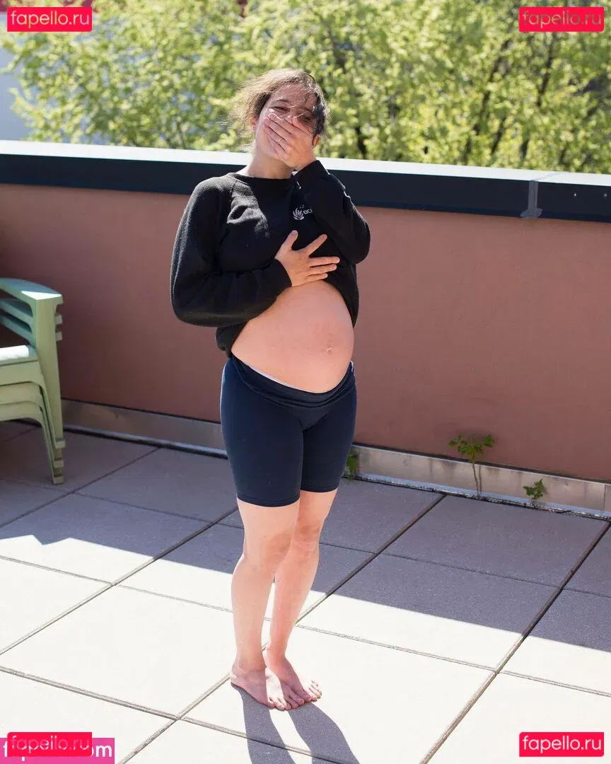 Ilana Glazer Onlyfans Photo Gallery 