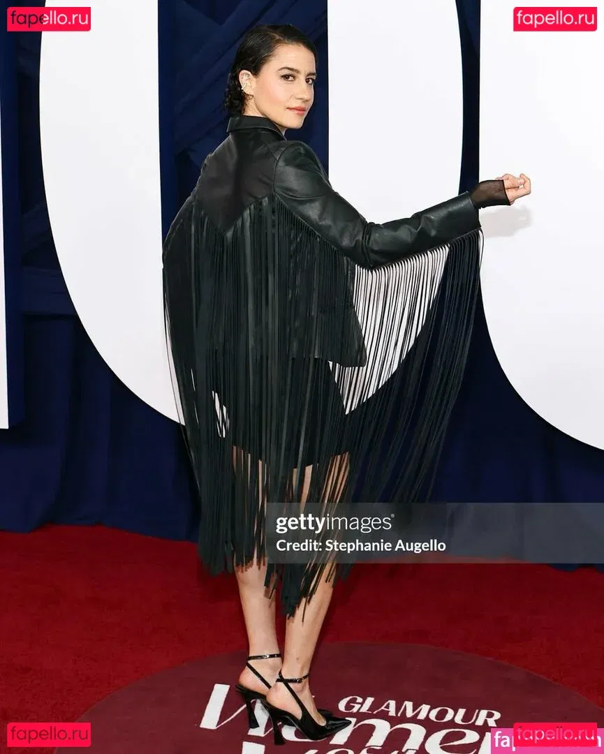 Ilana Glazer Onlyfans Photo Gallery 