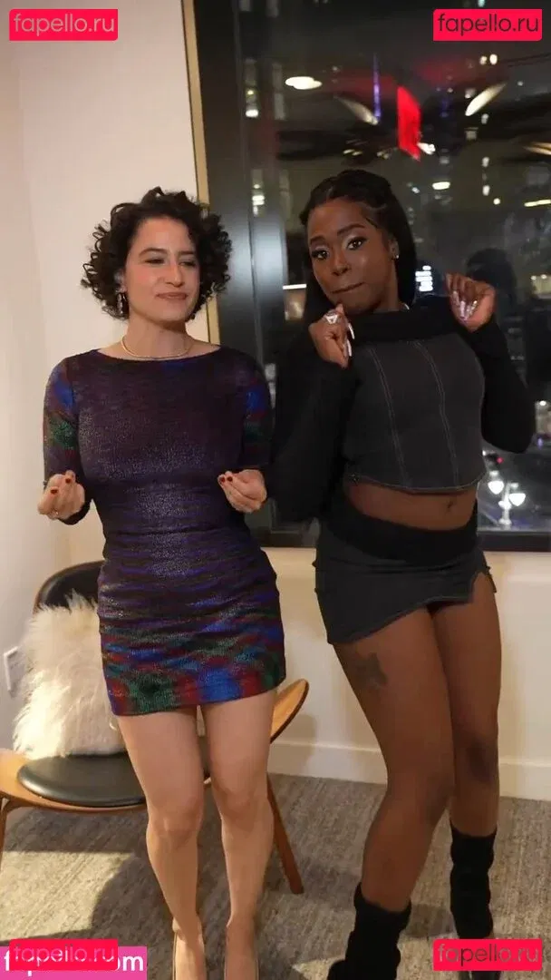Ilana Glazer Onlyfans Photo Gallery 