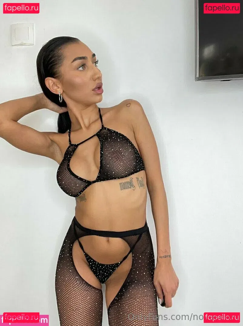 novaseren Onlyfans Photo Gallery 