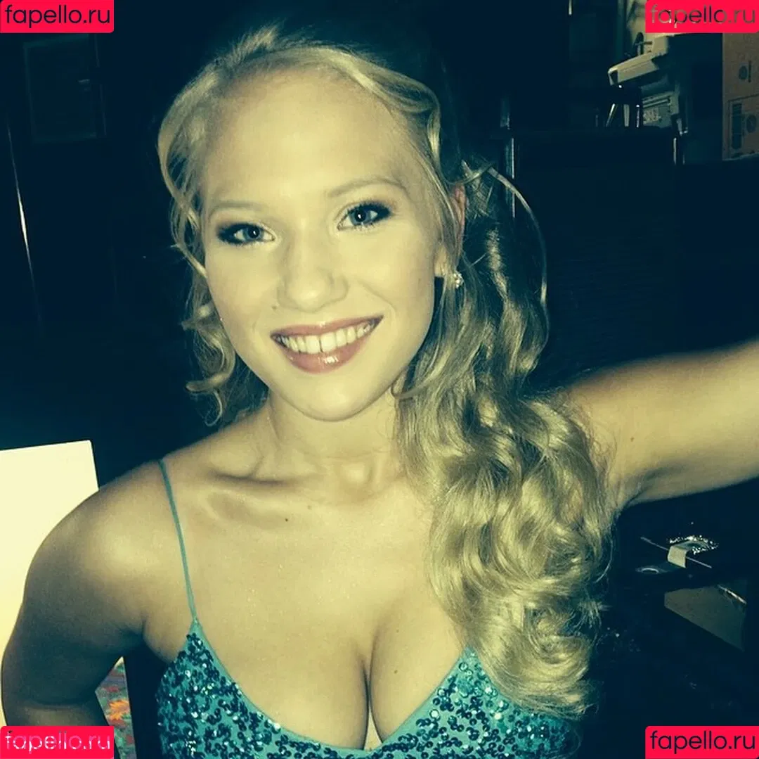 Anja Nissen Onlyfans Photo Gallery 