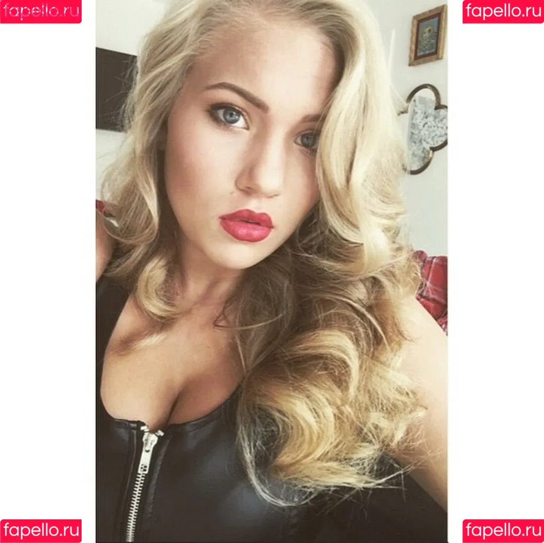 Anja Nissen Onlyfans Photo Gallery 