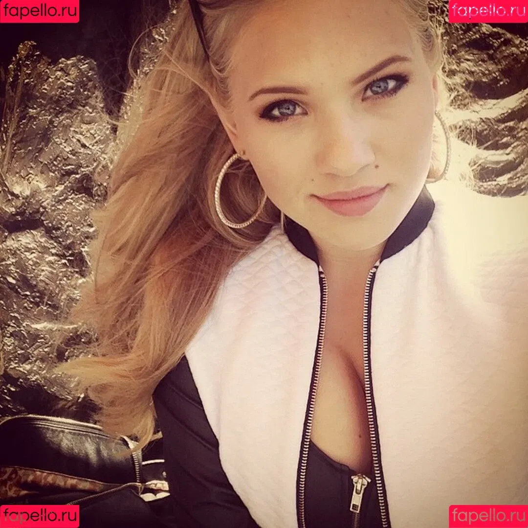 Anja Nissen Onlyfans Photo Gallery 