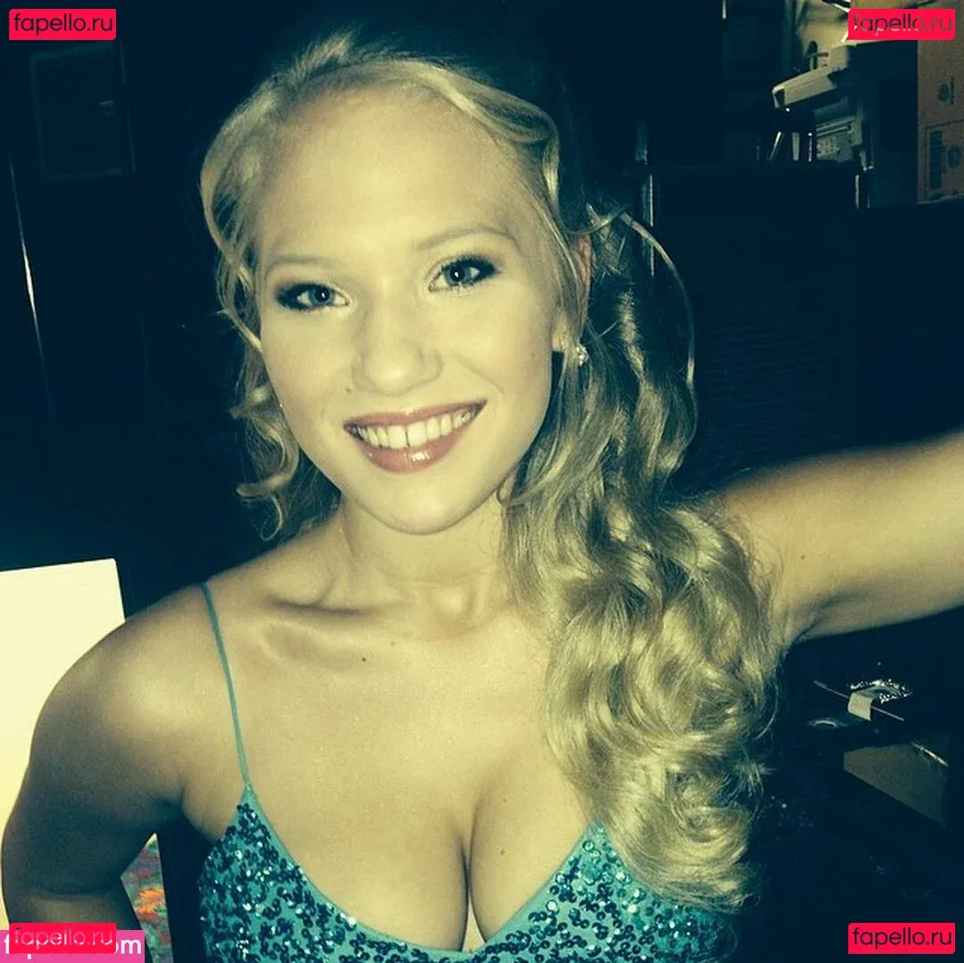 Anja Nissen Onlyfans Photo Gallery 