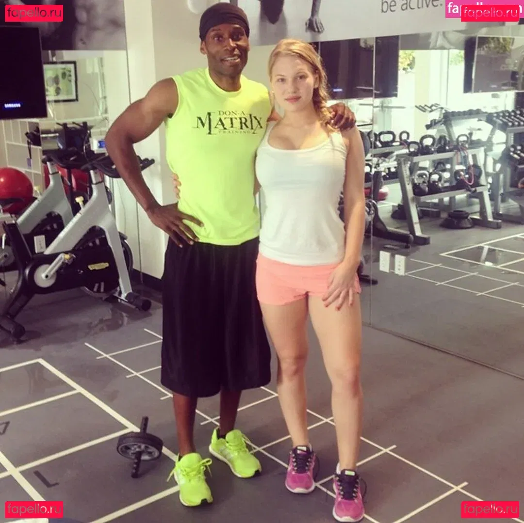 Anja Nissen Onlyfans Photo Gallery 