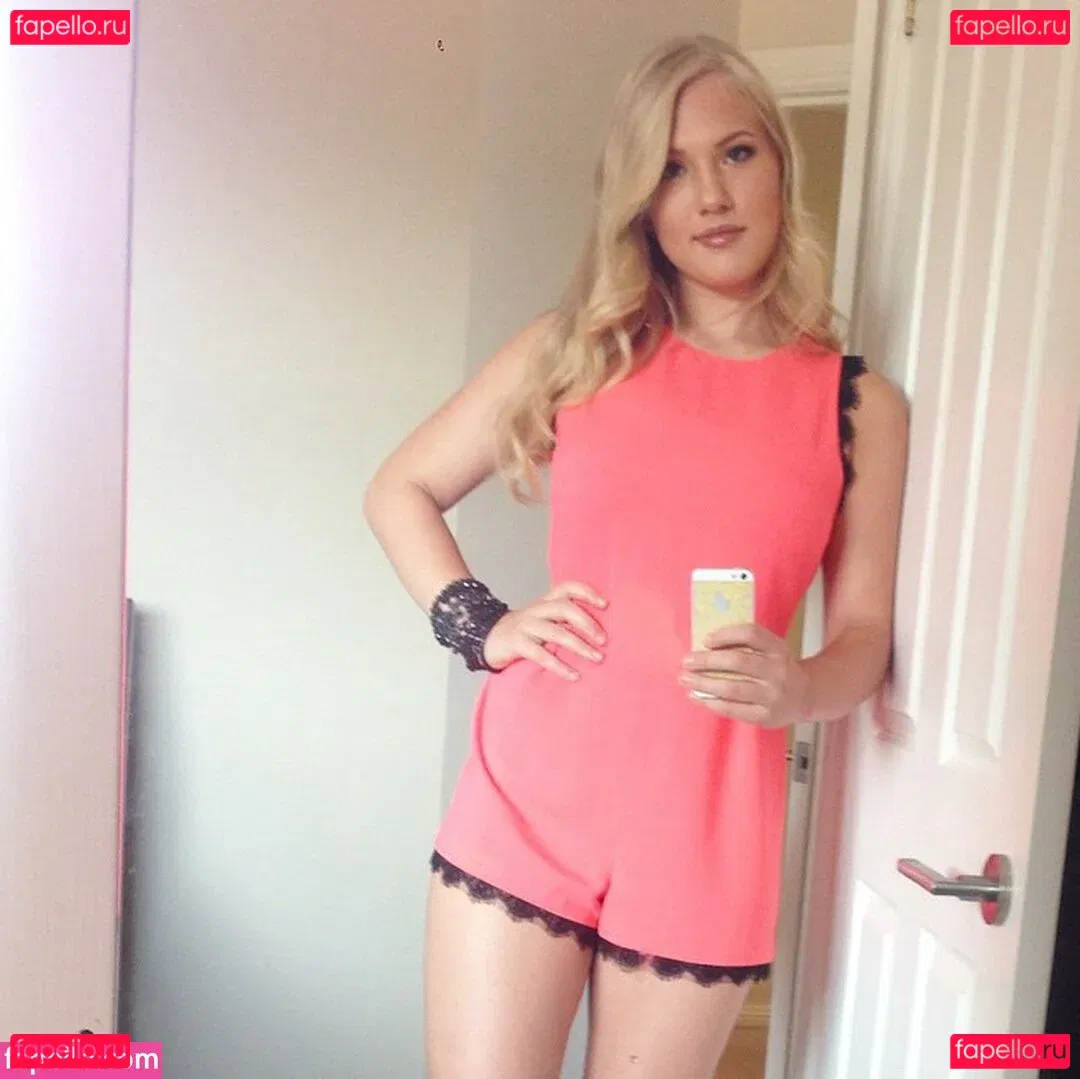 Anja Nissen Onlyfans Photo Gallery 