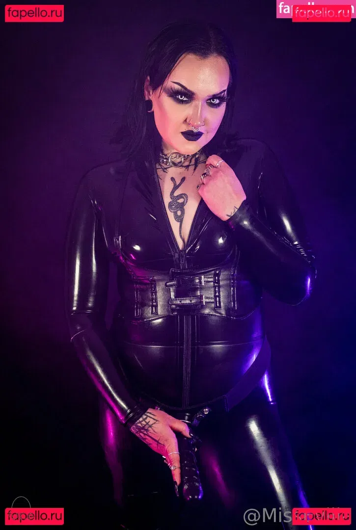 misseviliafree Onlyfans Photo Gallery 