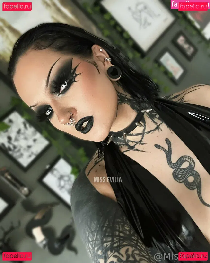 misseviliafree Onlyfans Photo Gallery 