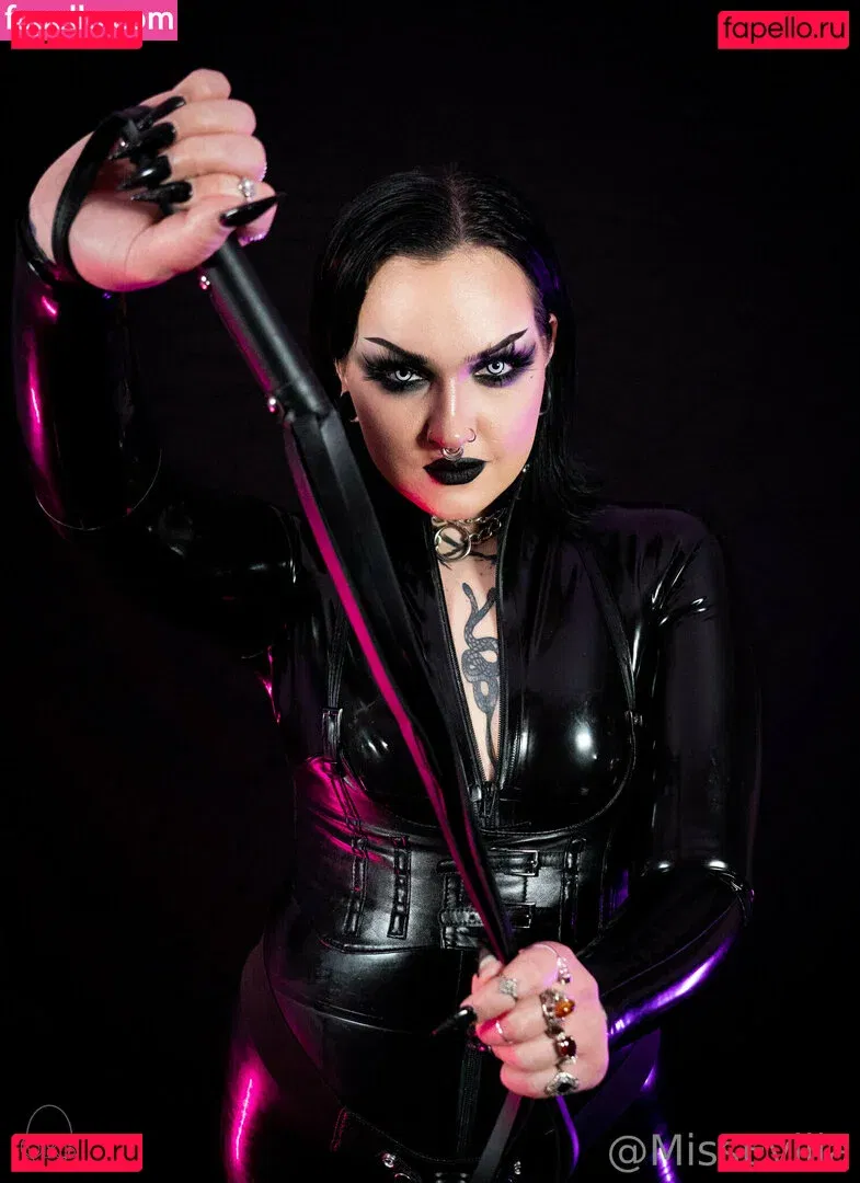 misseviliafree Onlyfans Photo Gallery 