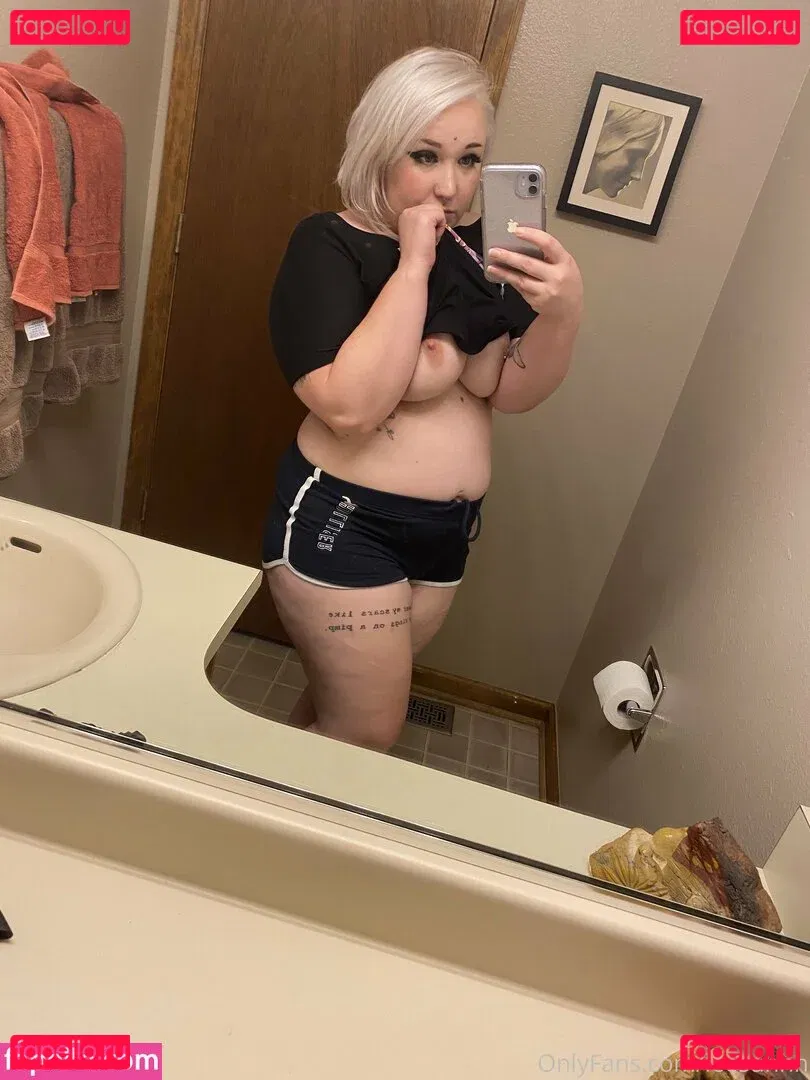 leesuhhh Onlyfans Photo Gallery 