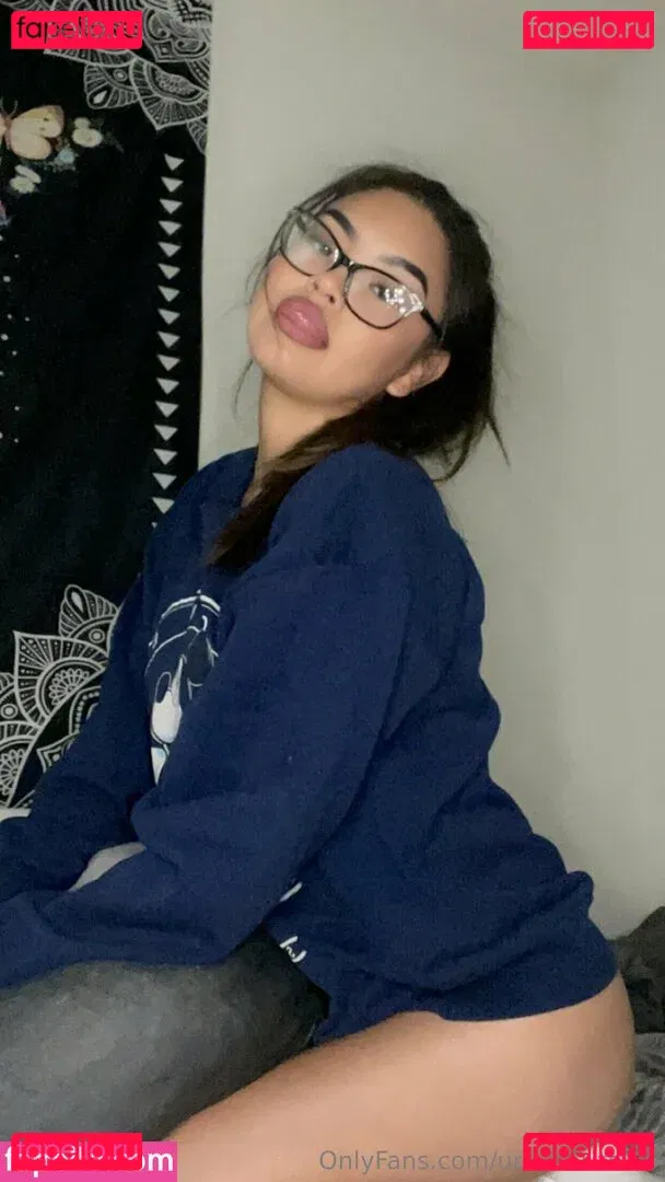 Nizhoni Begaye Onlyfans Photo Gallery 