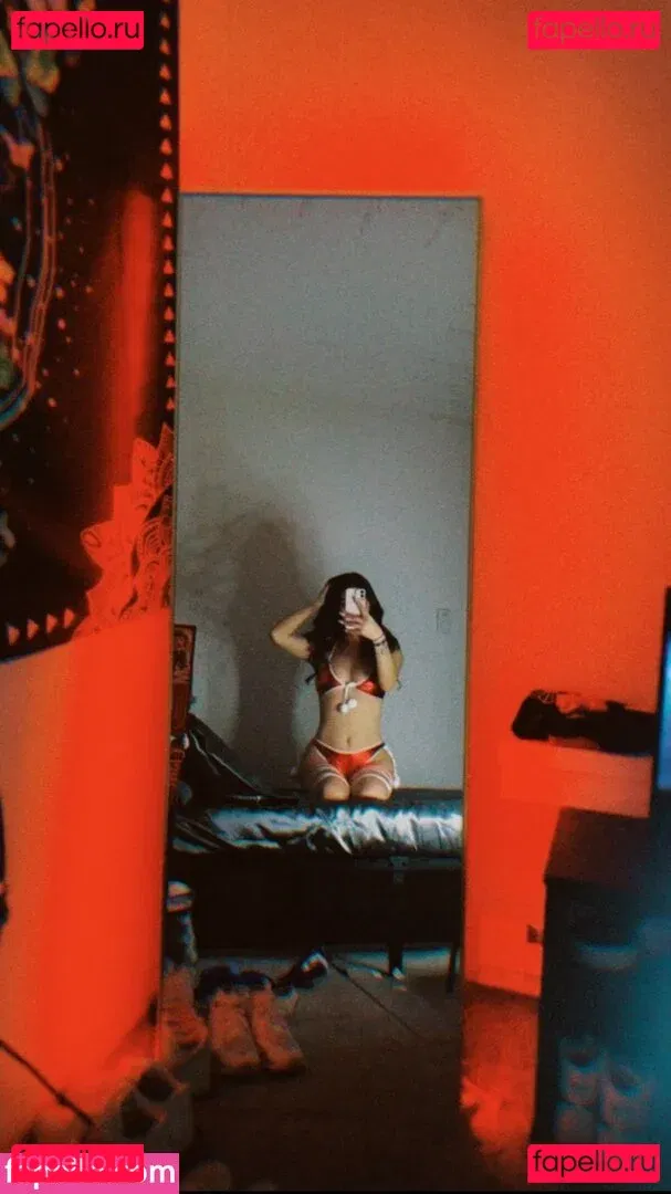 Nizhoni Begaye Onlyfans Photo Gallery 