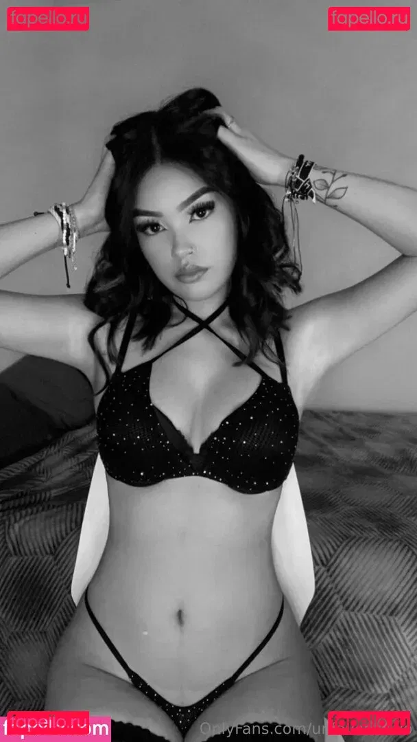 Nizhoni Begaye Onlyfans Photo Gallery 