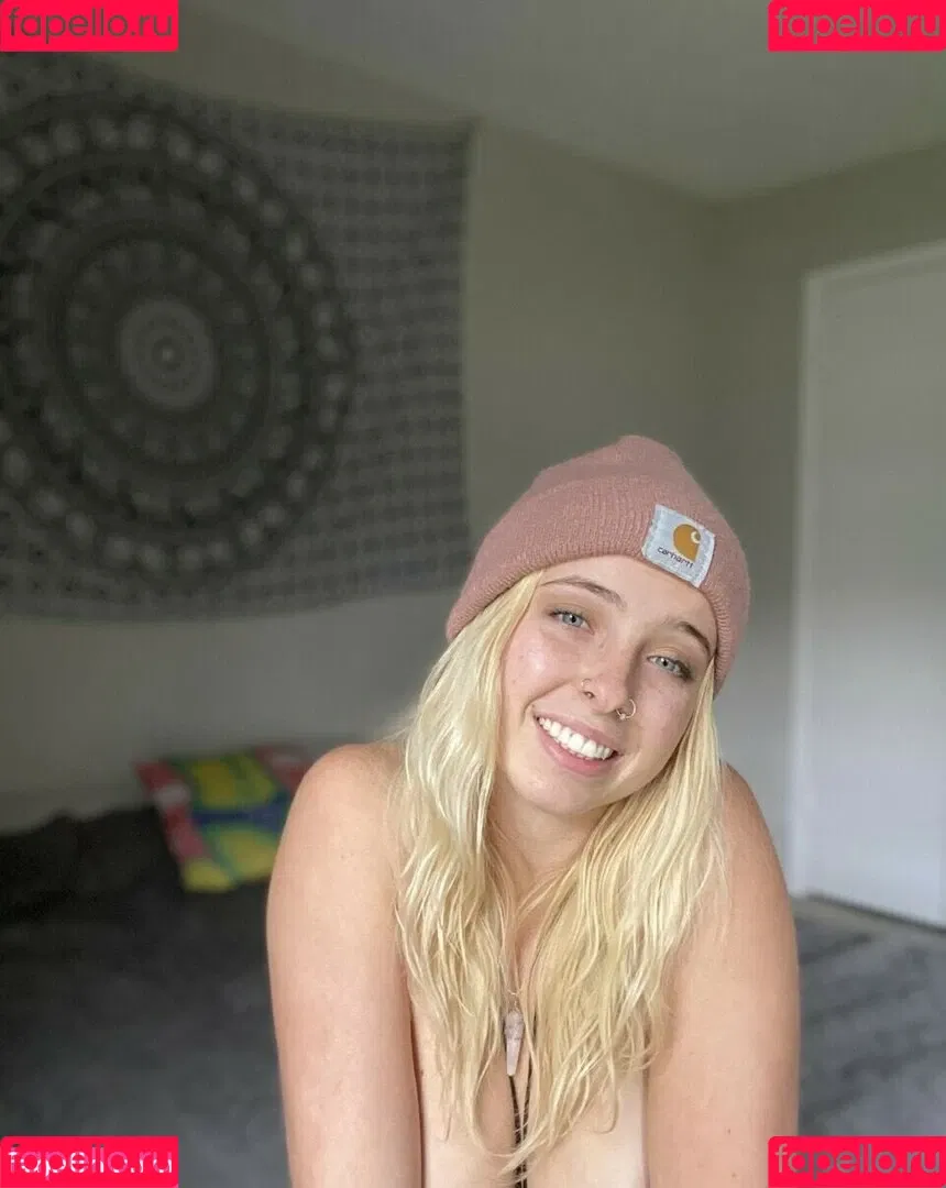 lavenderalien Onlyfans Photo Gallery 