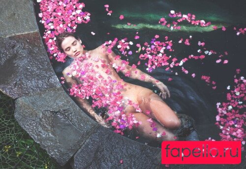 Isha Van Dijk Nude Onlyfans Photo 35