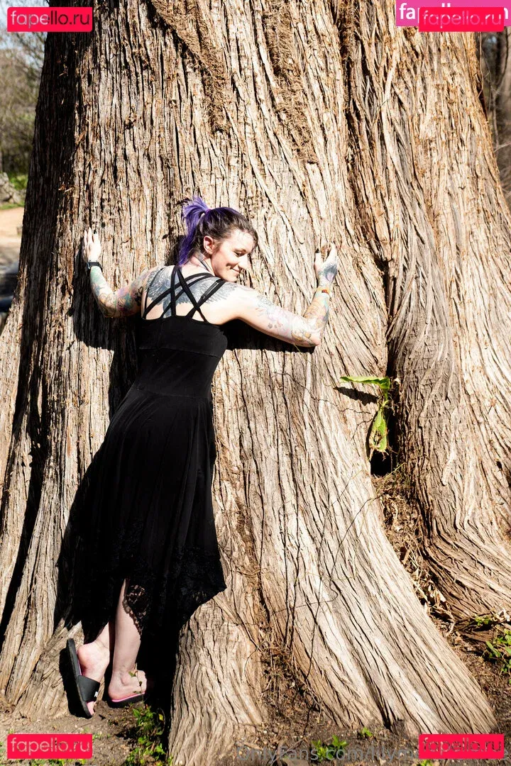 lilymonsterfree Onlyfans Photo Gallery 