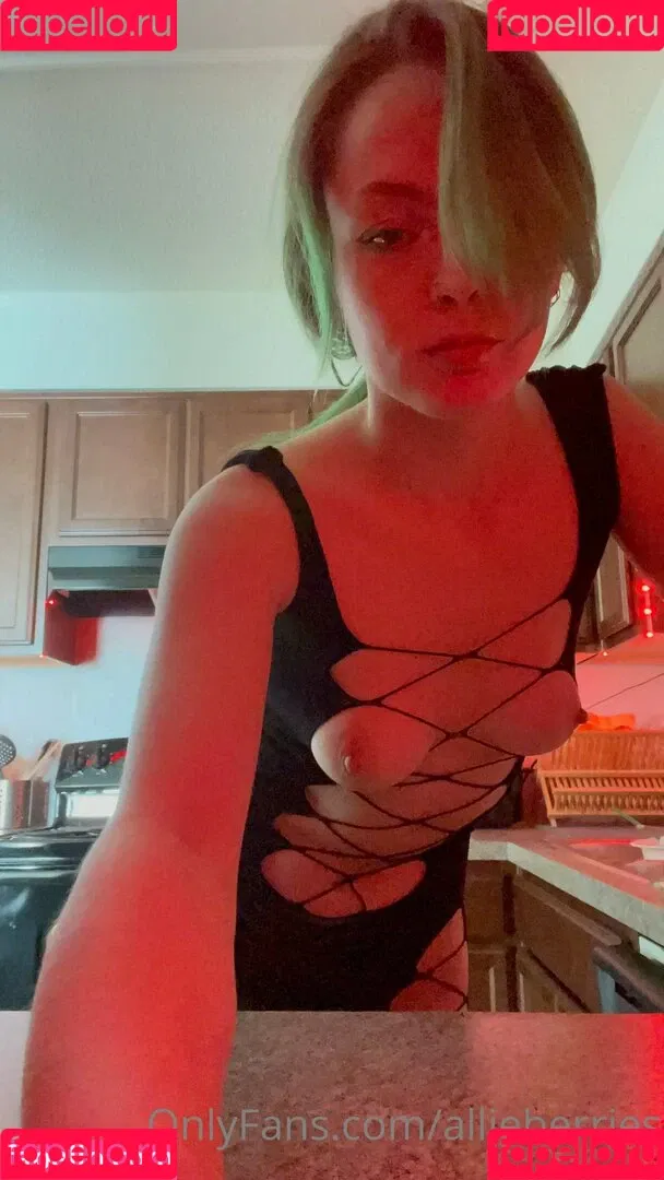 Allieberries Onlyfans Photo Gallery 