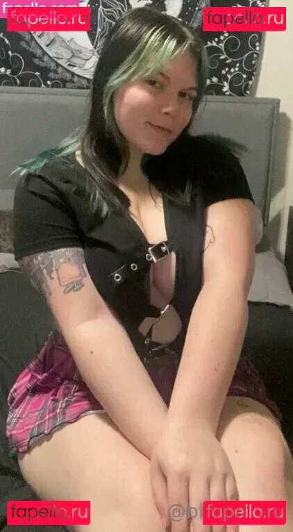 bbygirlviv Onlyfans Photo Gallery 