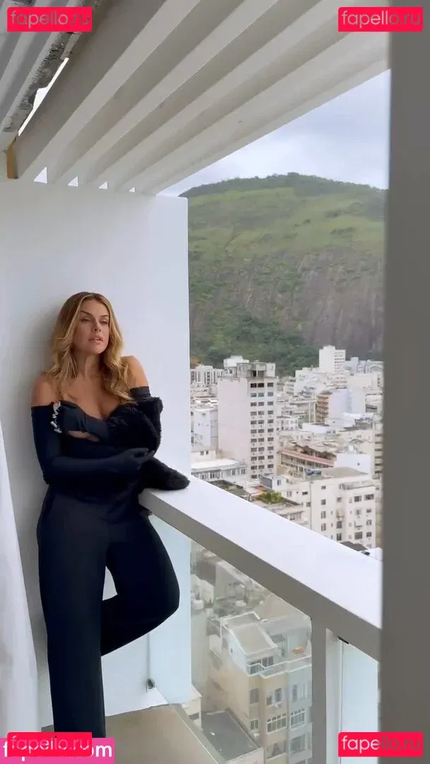 Paloma Bernardi Onlyfans Photo Gallery 