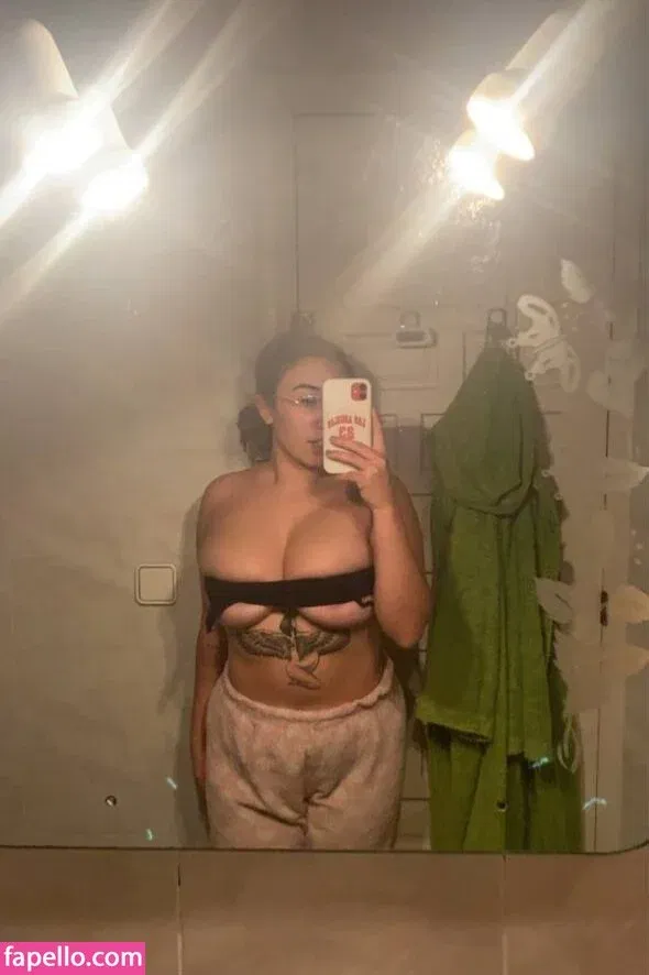 Noemi123130 Onlyfans Photo Gallery 