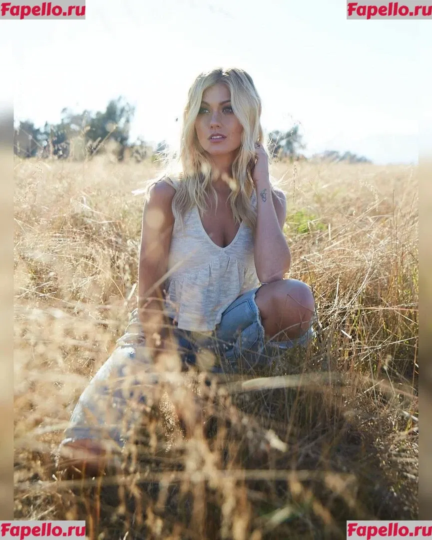 Katherine McNamara Onlyfans Photo Gallery 