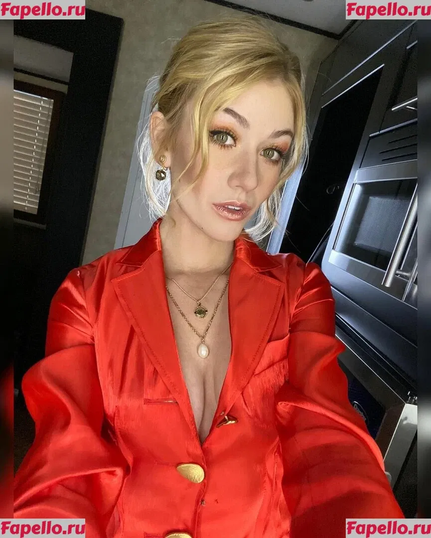 Katherine McNamara Onlyfans Photo Gallery 