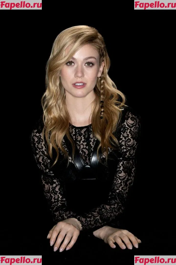 Katherine McNamara Onlyfans Photo Gallery 