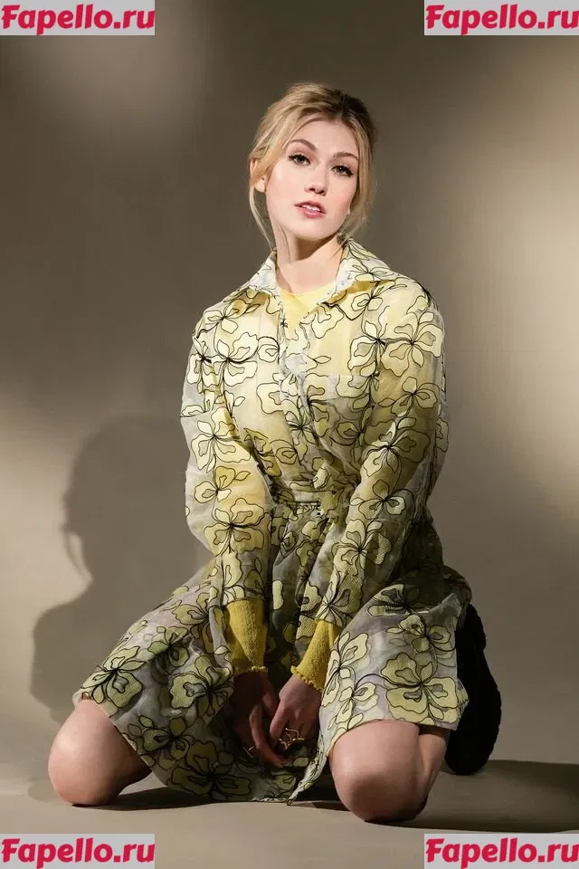 Katherine McNamara Onlyfans Photo Gallery 