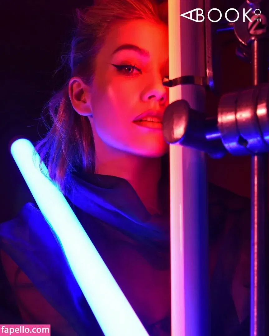 Katherine McNamara Onlyfans Photo Gallery 